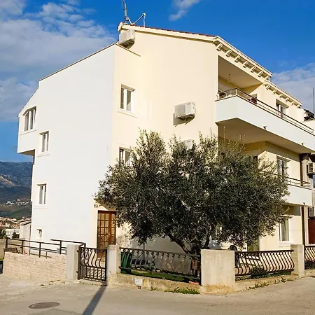 Апартаменти Katarina *